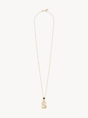 Collares Chloe Alphabet With Pendant Doradas | CHE-SR14337