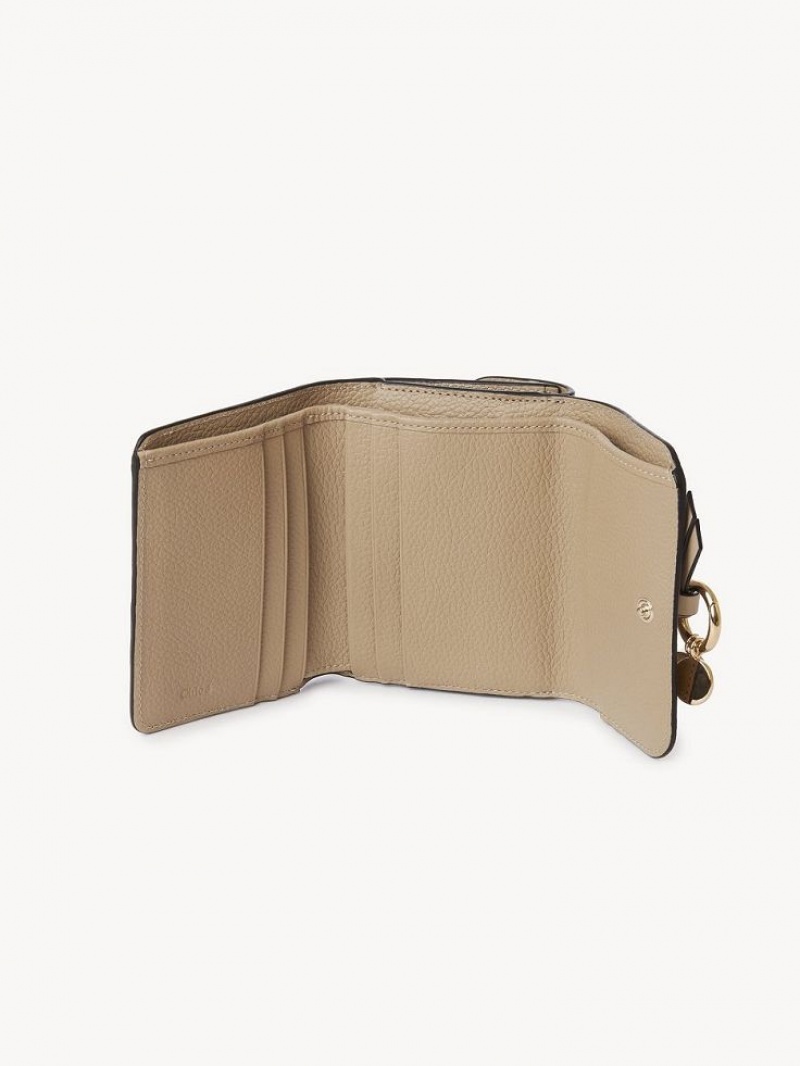 Carteras Pequeñas Chloe Alphabet Small Tri-fold Marrones | CHE-SR14294
